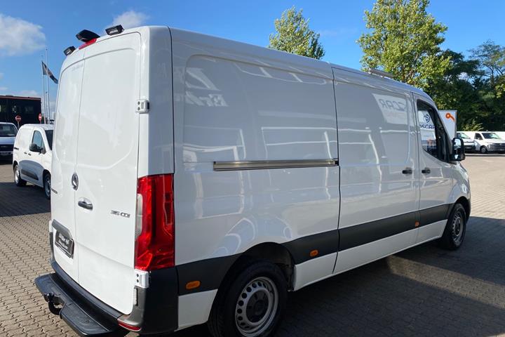 Hvid Mercedes Sprinter 315 fra 2024