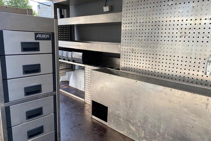 Hvid Mercedes Sprinter 315 fra 2024