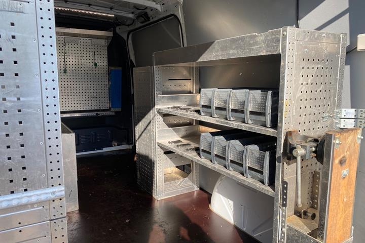 Hvid Mercedes Sprinter 315 fra 2024