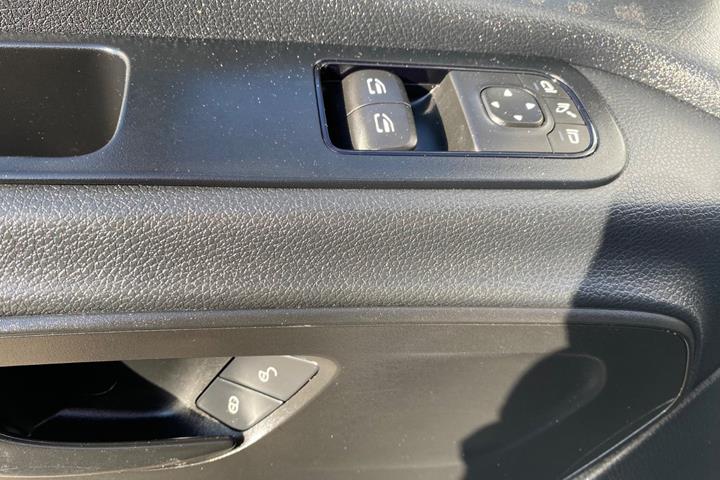 Hvid Mercedes Sprinter 315 fra 2024