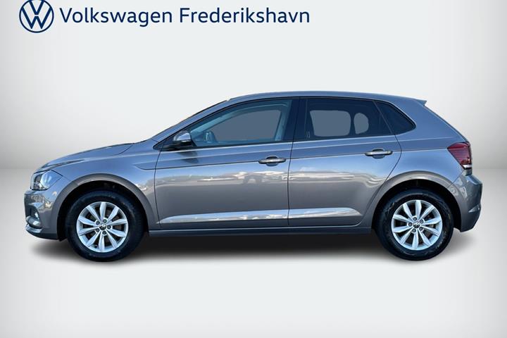 Grå VW Polo fra 2021