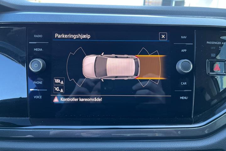 Grå VW Polo fra 2021