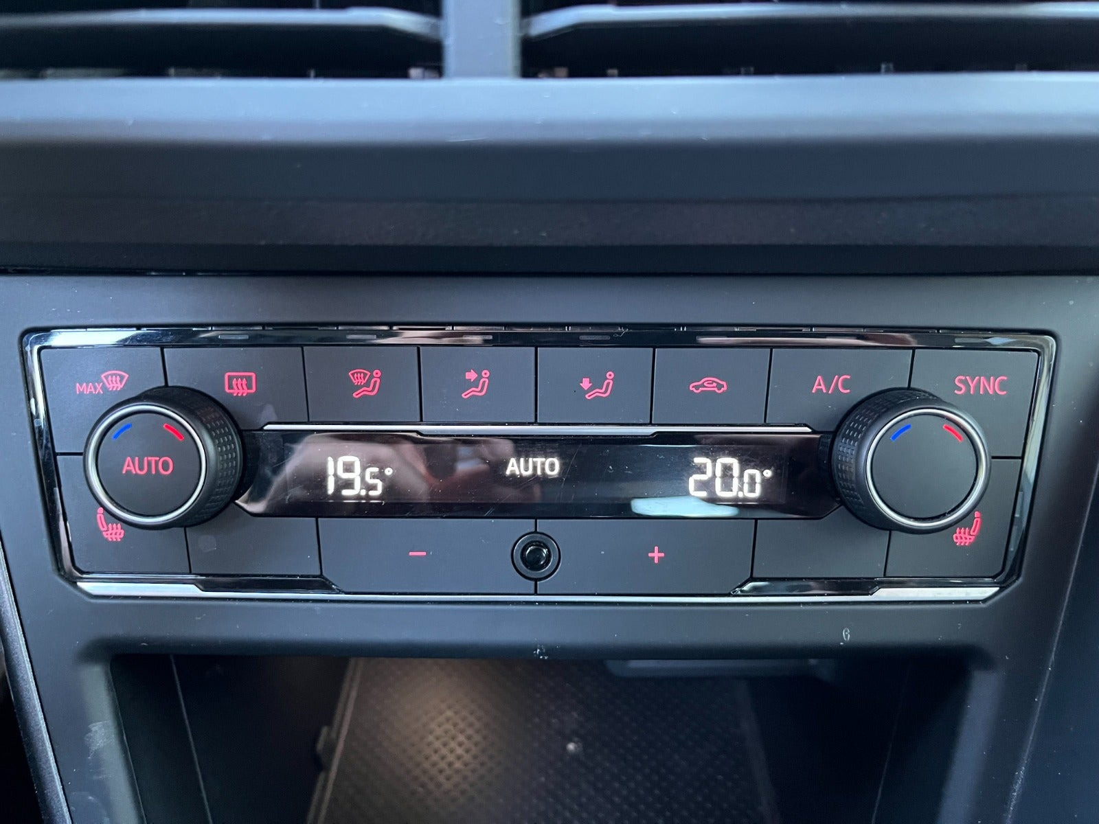 Grå VW Polo fra 2021
