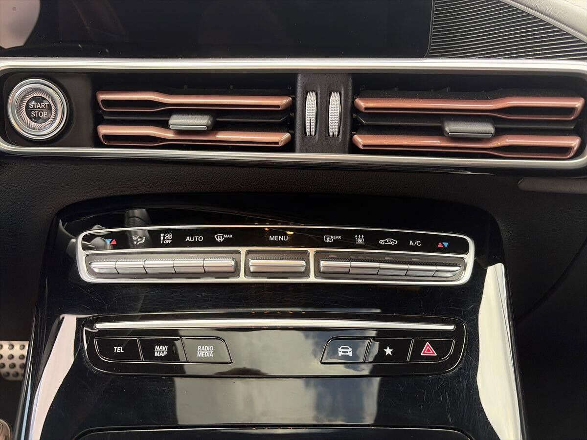 Sort Mercedes EQC400 fra 2022