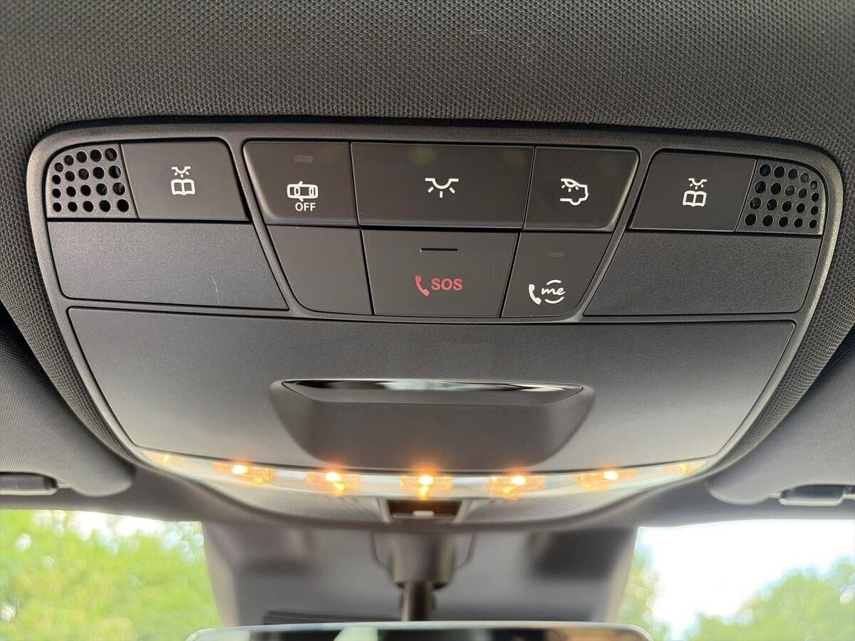 Sort Mercedes EQC400 fra 2022