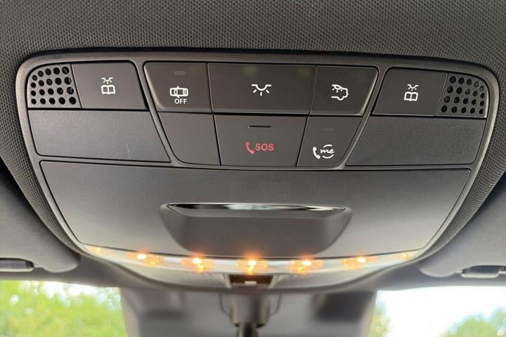 Sort Mercedes EQC400 fra 2022