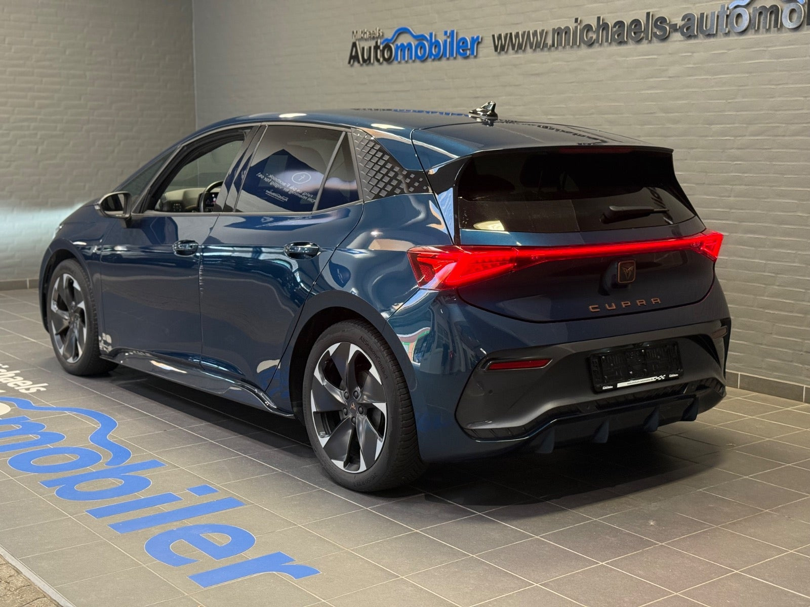 Blå Cupra Born fra 2023
