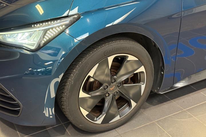 Blå Cupra Born fra 2023