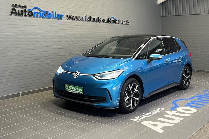 Blå VW ID.3 fra 2024 set udefra