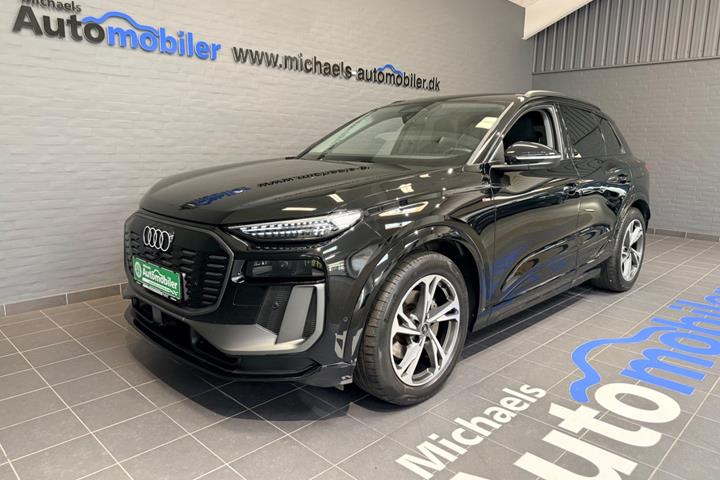 Sort Audi Q6 e-tron fra 2025