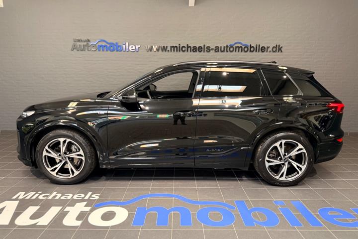 Sort Audi Q6 e-tron fra 2025