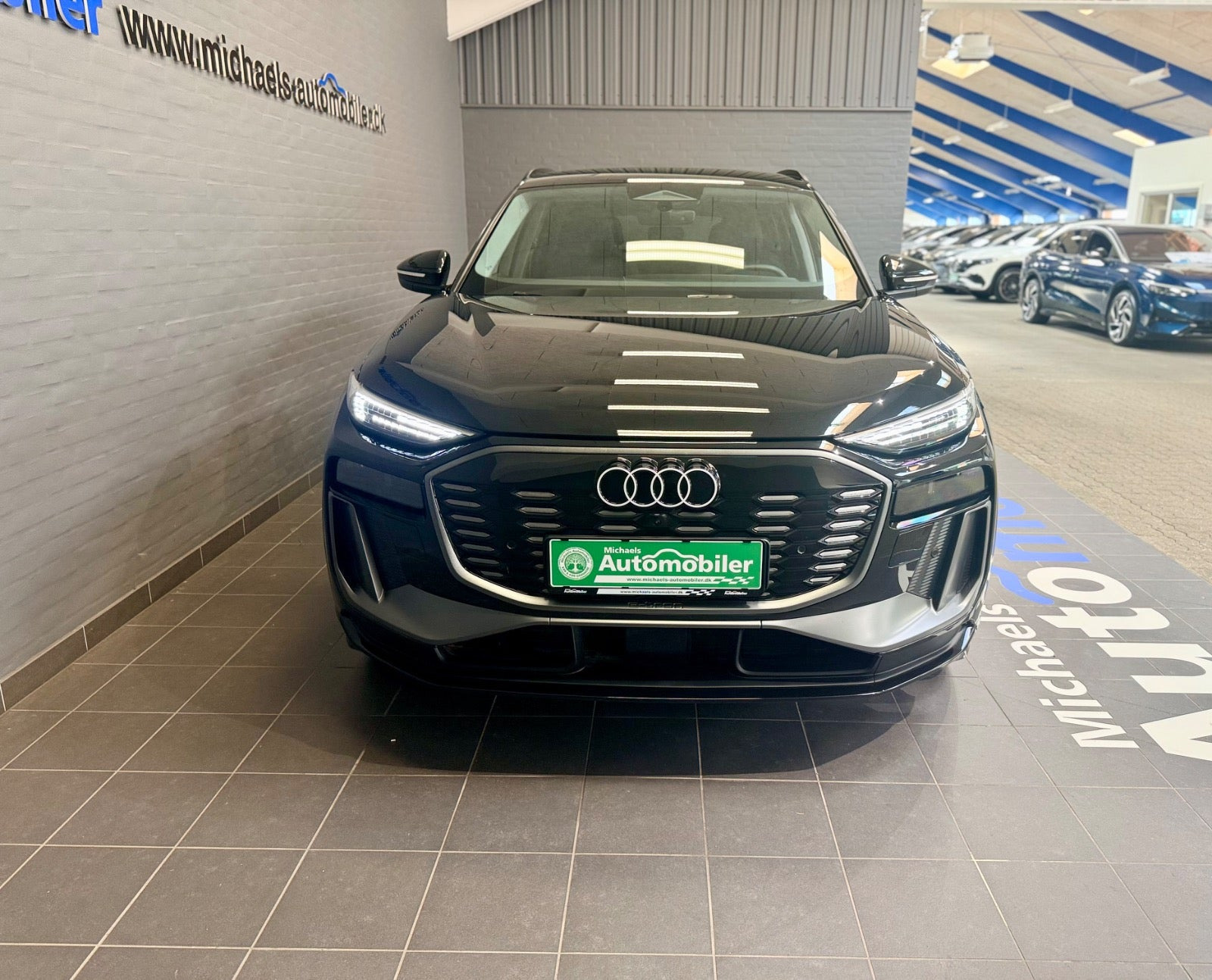 Sort Audi Q6 e-tron fra 2025