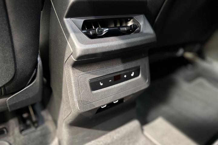 Sort Audi Q6 e-tron fra 2025
