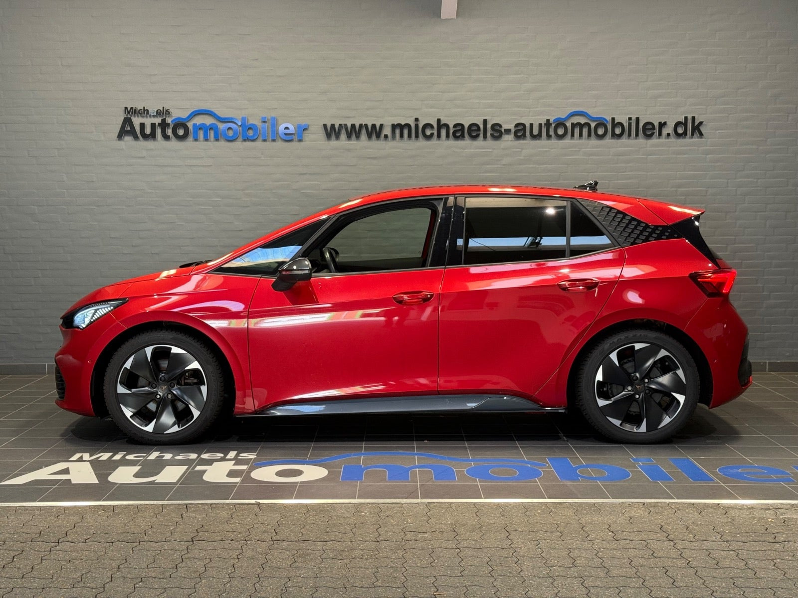 Rød Cupra Born fra 2023
