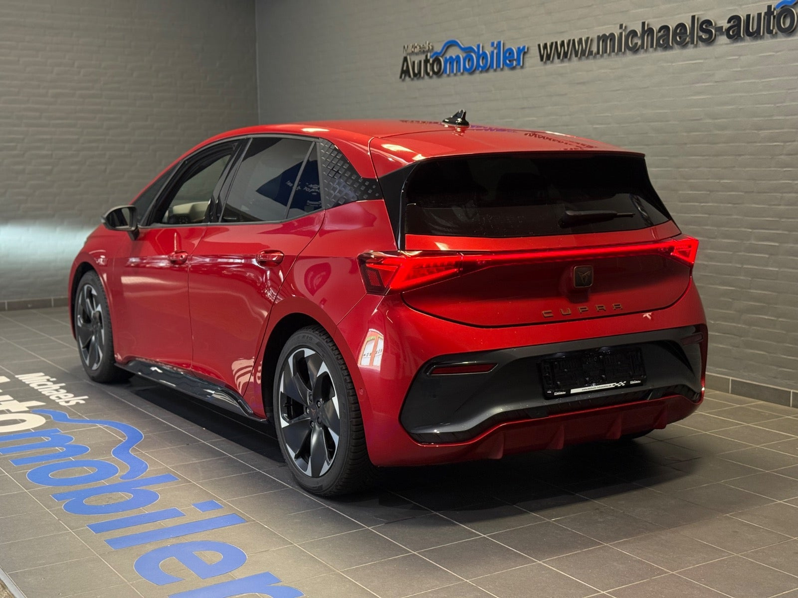 Rød Cupra Born fra 2023
