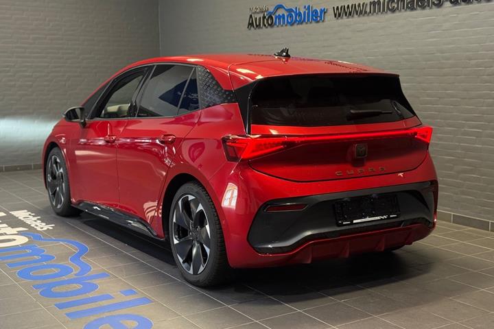 Rød Cupra Born fra 2023