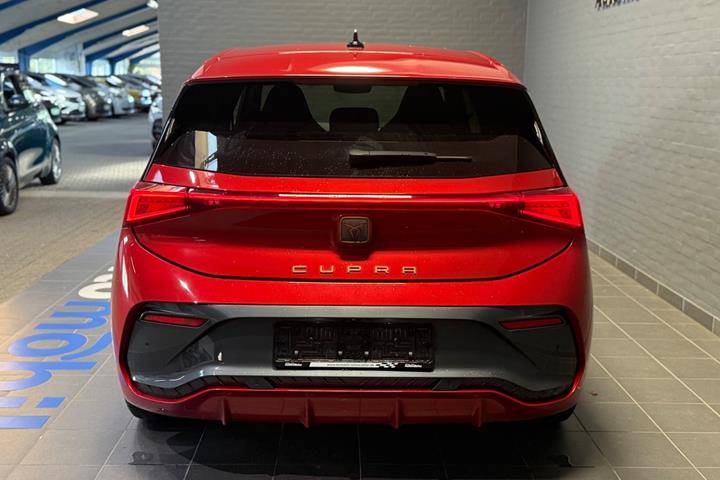 Rød Cupra Born fra 2023