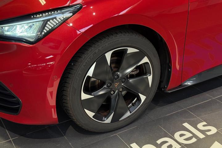 Rød Cupra Born fra 2023