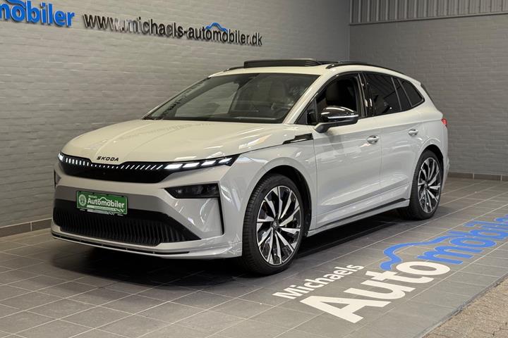 Grå Skoda Enyaq fra 2026 set udefra