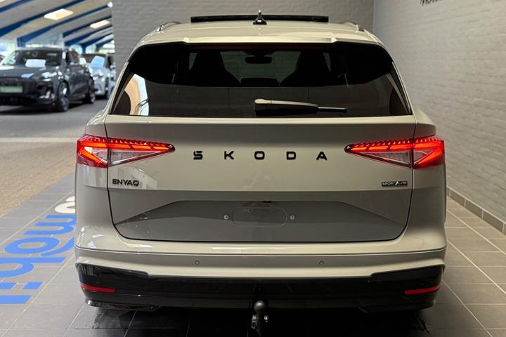 Grå Skoda Enyaq fra 2026