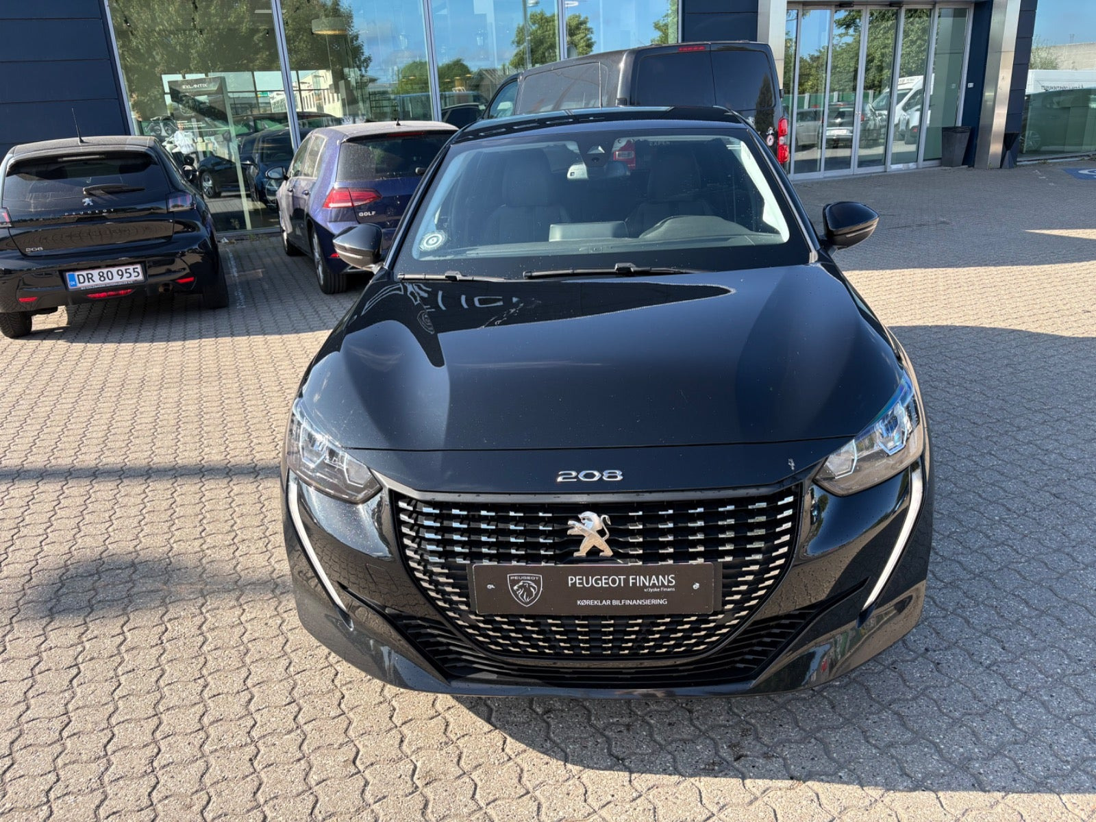 Rød Peugeot 208 fra 2020