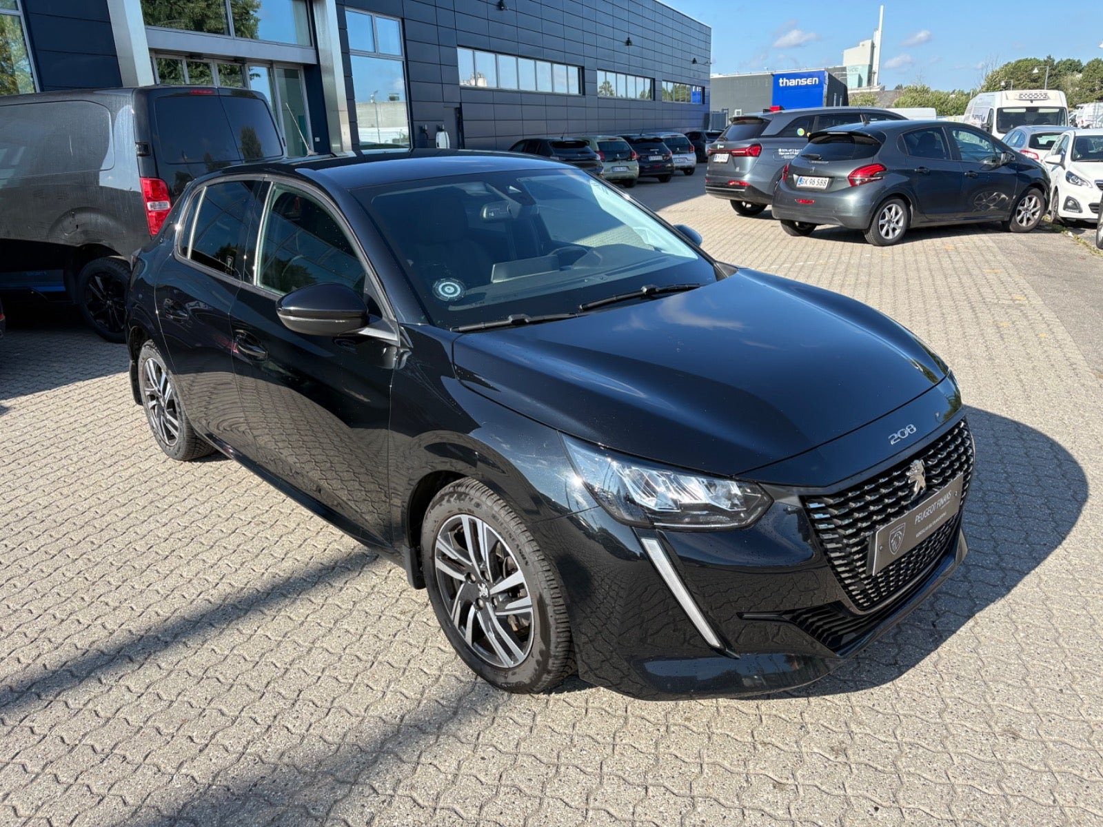 Rød Peugeot 208 fra 2020