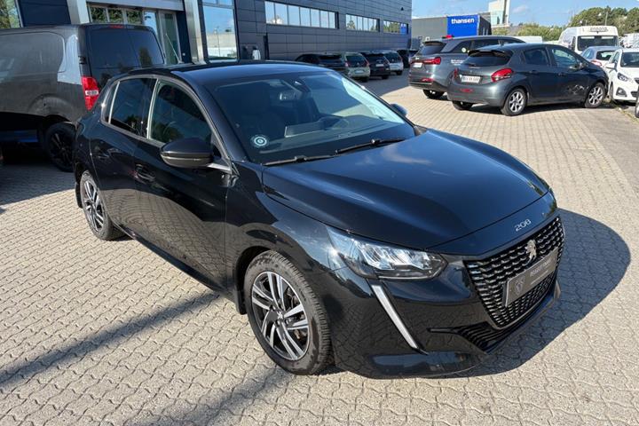 Rød Peugeot 208 fra 2020