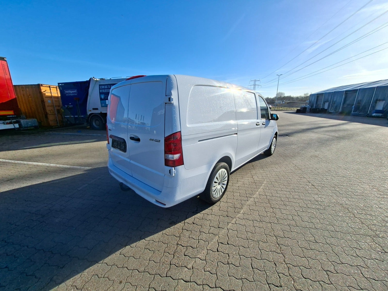 Hvid Mercedes Vito 114 fra 2024