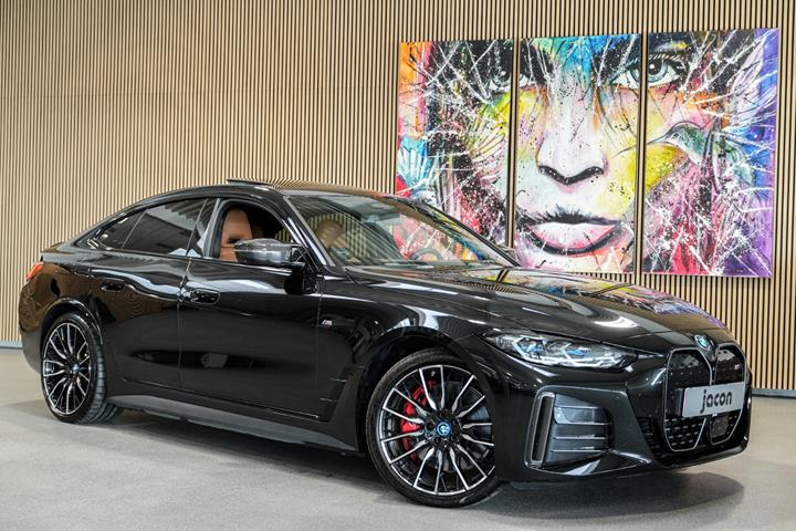 Sort BMW i4 fra 2024