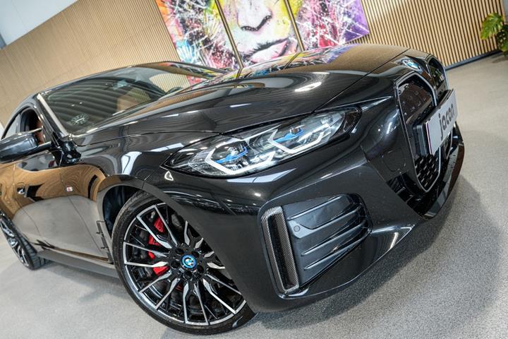 Sort BMW i4 fra 2024