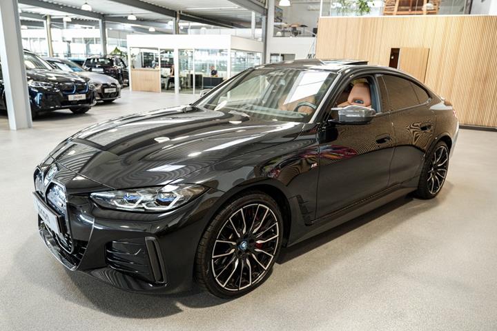 Sort BMW i4 fra 2024