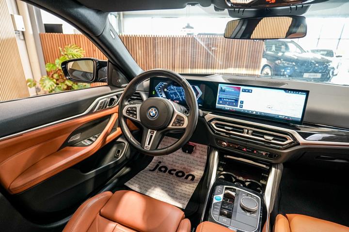 Sort BMW i4 fra 2024