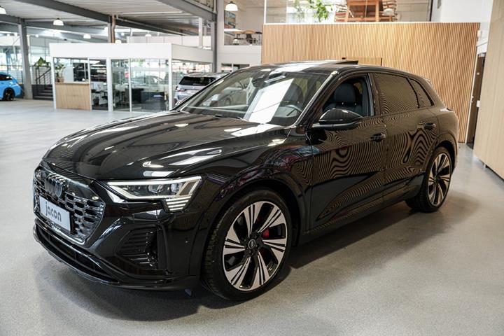 Sort Audi Q8 e-tron fra 2023