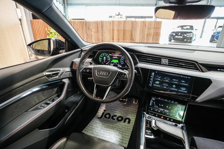 Sort Audi Q8 e-tron fra 2023