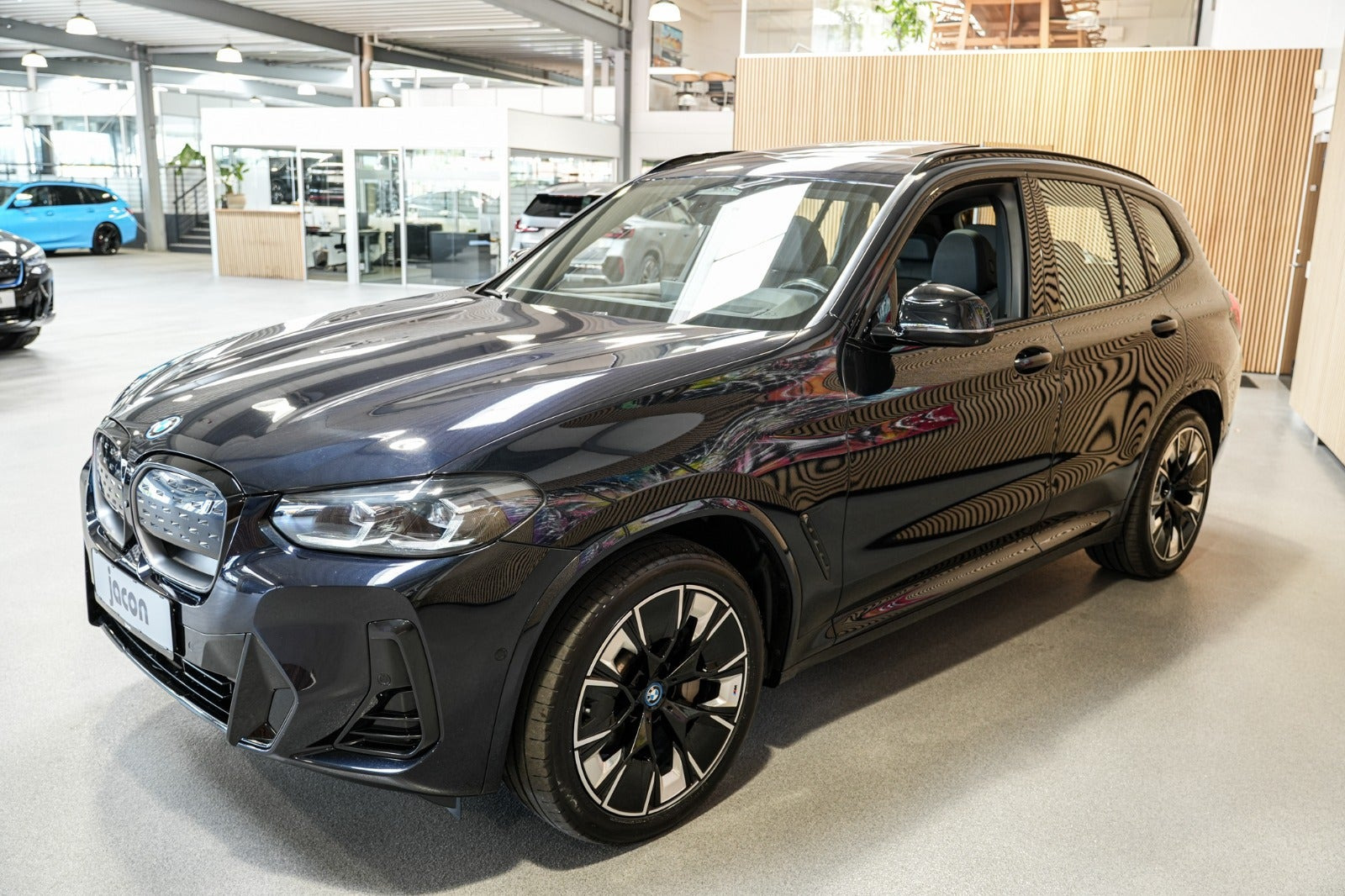 Sort BMW iX3 fra 2023