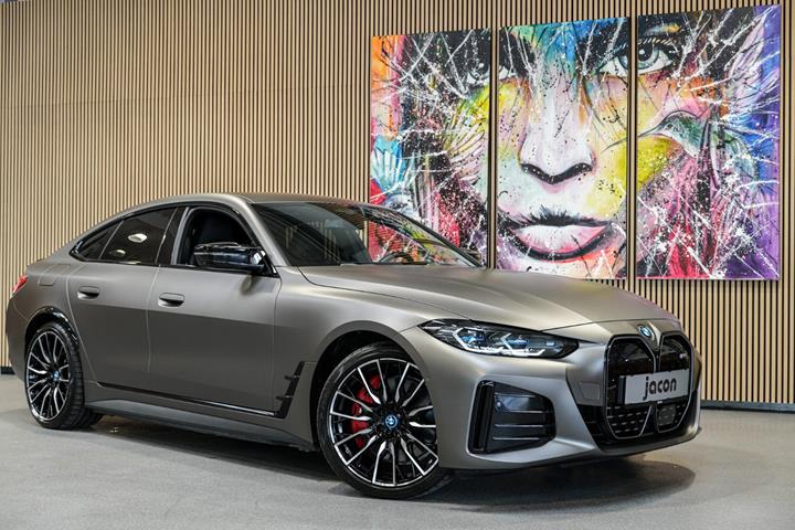 Sort BMW i4 fra 2023