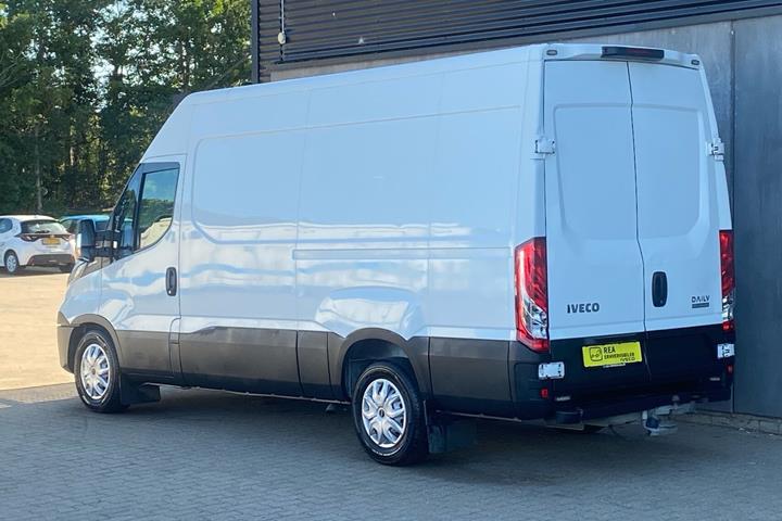 Hvid Iveco Daily fra 2017
