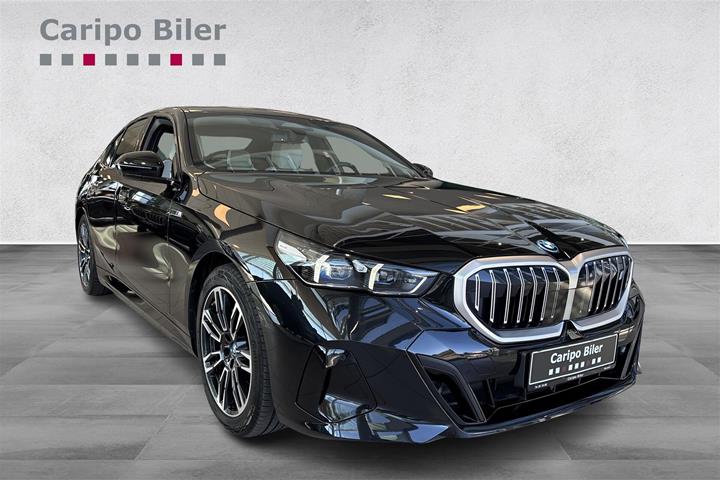 Sort BMW i5 fra 2025