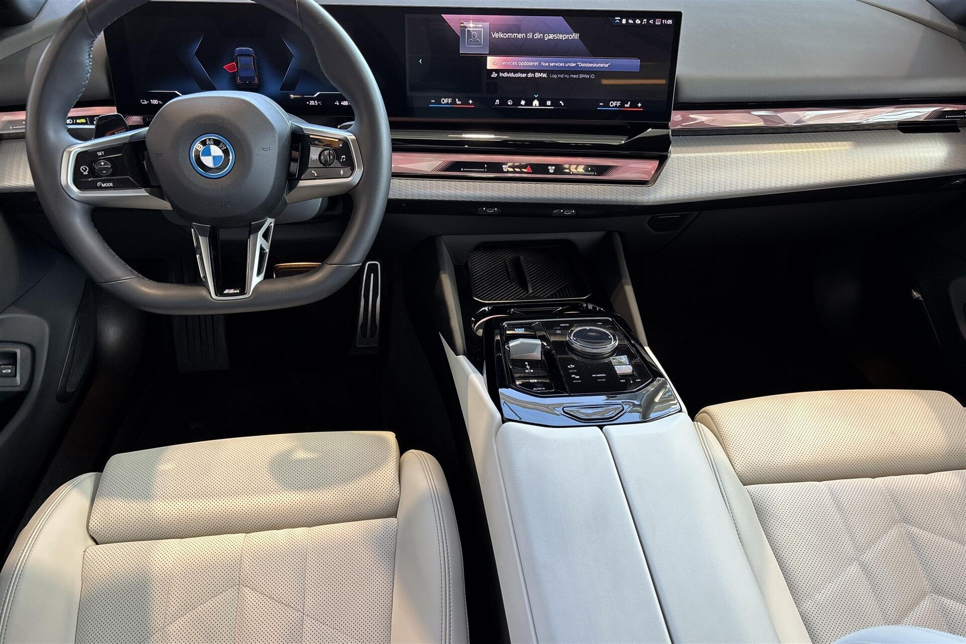 Sort BMW i5 fra 2025