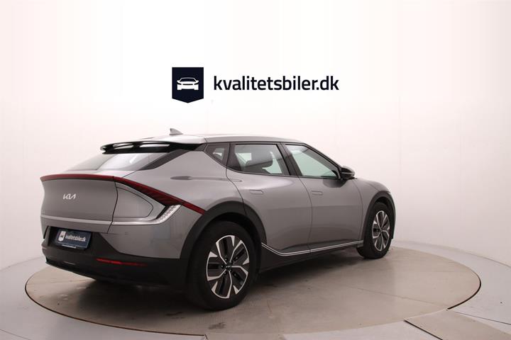 Grå Kia EV6 fra 2025