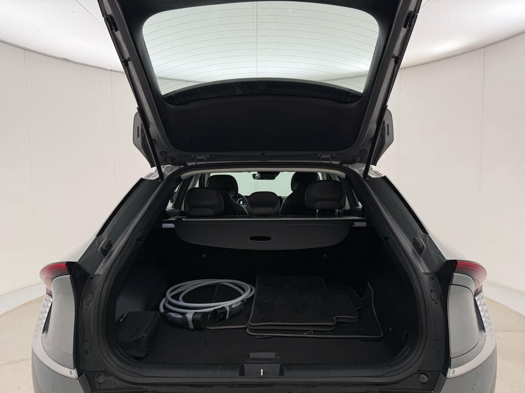 Grå Kia EV6 fra 2025