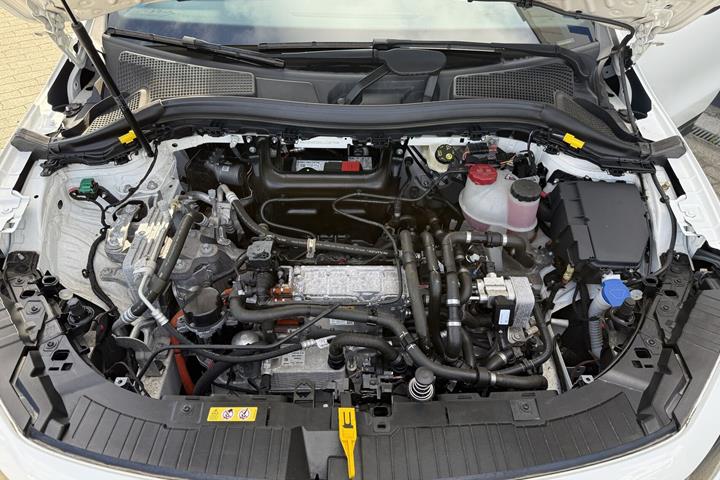 Hvid Mercedes EQA 250+ fra 2024