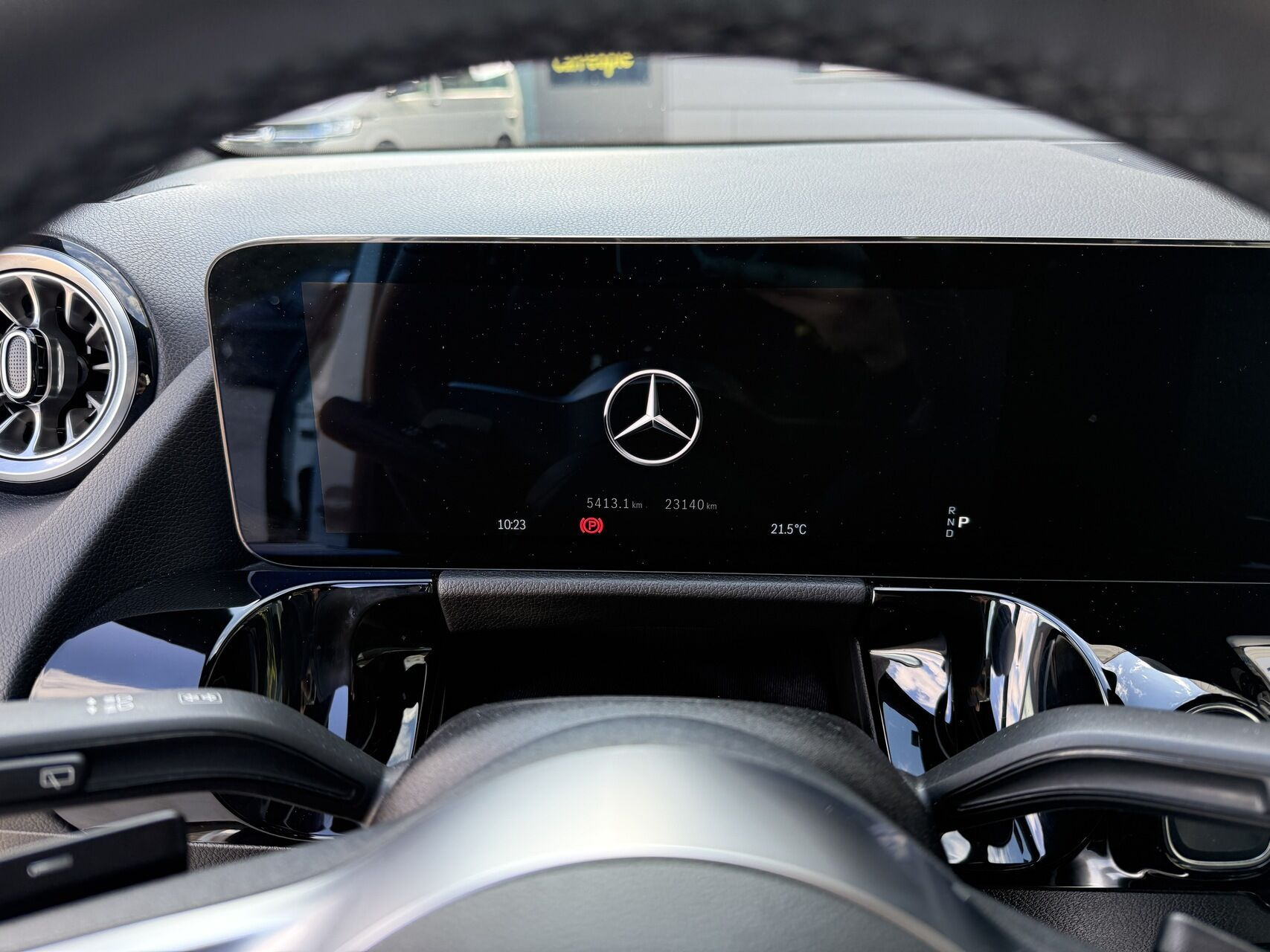 Hvid Mercedes EQA 250+ fra 2024
