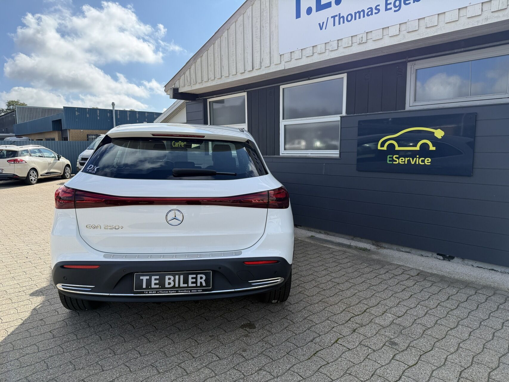 Hvid Mercedes EQA 250+ fra 2024