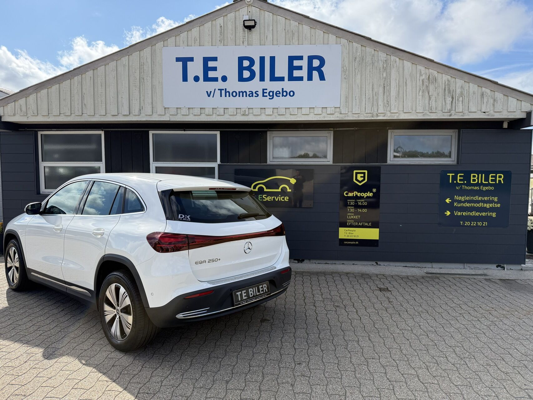 Hvid Mercedes EQA 250+ fra 2024