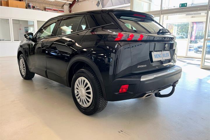 Sort Peugeot 2008 fra 2023
