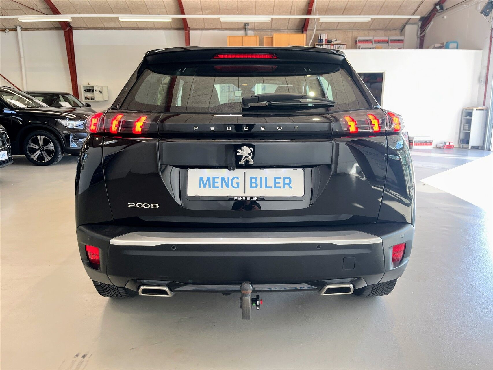 Sort Peugeot 2008 fra 2023