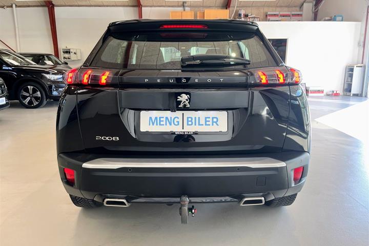 Sort Peugeot 2008 fra 2023