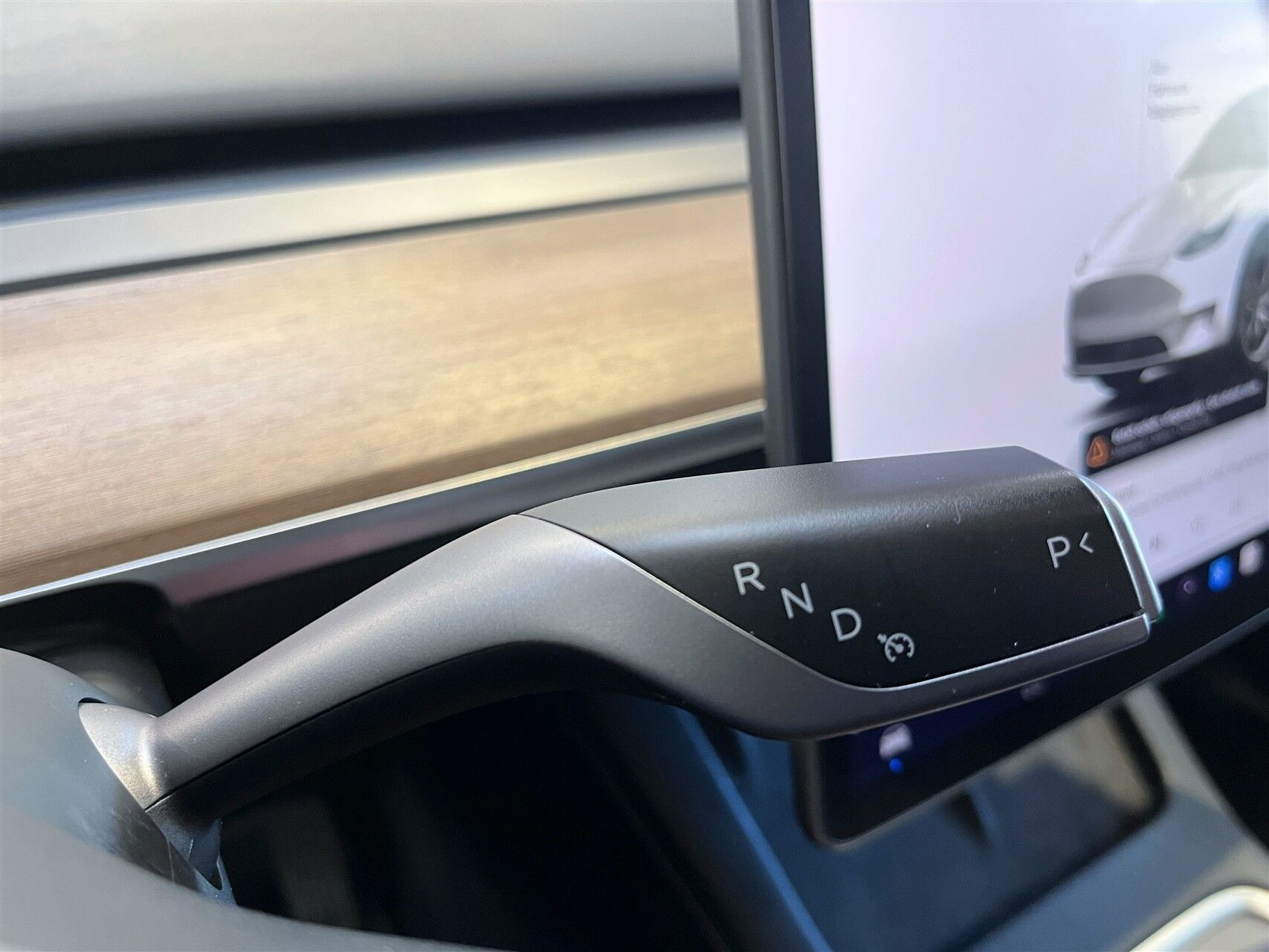 Tesla Model Y Standard Range RWD, 299ps, 2023