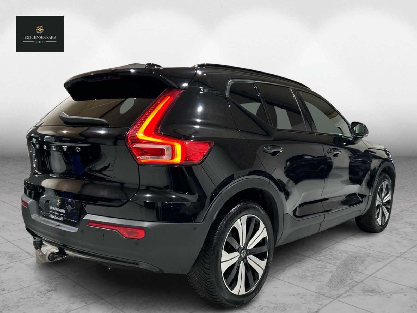 Sort Volvo XC40 fra 2023
